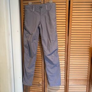 Women’s Patagonia gray utility pants Gorpcore hiking outdoors camping